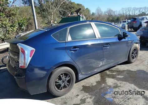 2014 Toyota Prius Three z USA, uszkodzony, nr VIN JTDKN3DU4E1778635